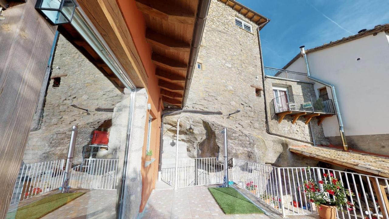 Casa Rural La Abadia-Apartamentos Graus Exterior photo